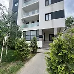 Apartment Downtown Hidden Garden With Jacuzzi In *