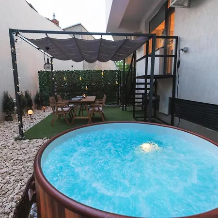 アパート Downtown Hidden Garden With Jacuzzi In