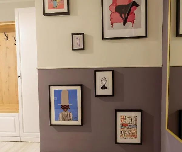 Downtown Hidden Garden With Jacuzzi In