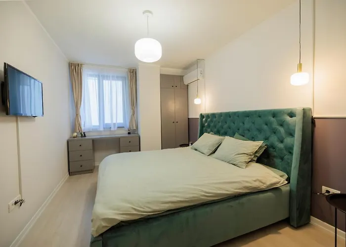 Апартаменти Downtown Hidden Garden With Jacuzzi In