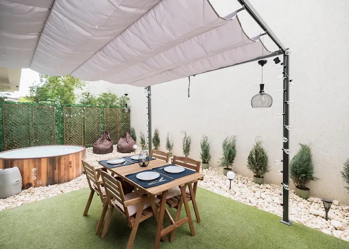 Apartament Downtown Hidden Garden With Jacuzzi In Bukareszt