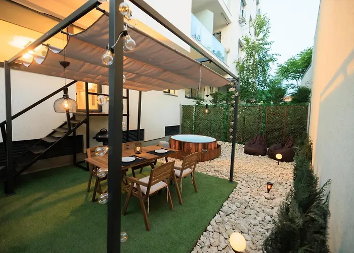 Apartament Downtown Hidden Garden With Jacuzzi In Bukareszt
