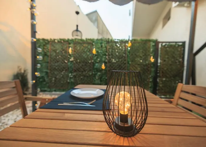 Downtown Hidden Garden With Jacuzzi In Bukareszt
