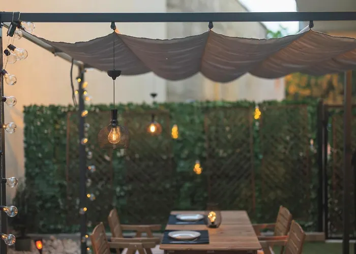 Downtown Hidden Garden With Jacuzzi In Apartament *