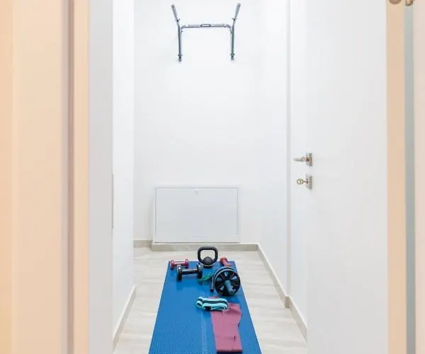 Downtown Hidden Garden With Jacuzzi In Apartman *