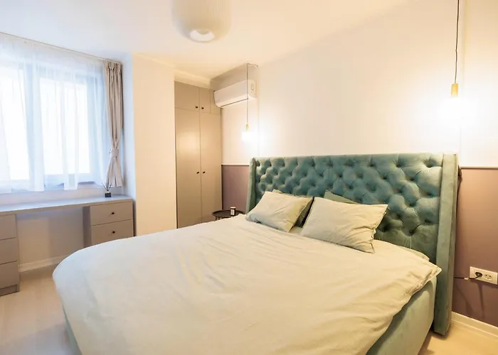 Downtown Hidden Garden With Jacuzzi In * Bukarest