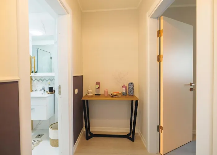 Apartman Downtown Hidden Garden With Jacuzzi In *