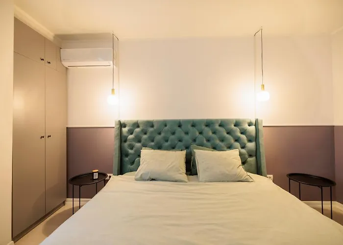 Apartman Downtown Hidden Garden With Jacuzzi In *