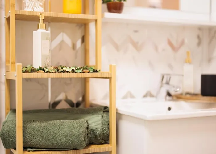 Apartman Downtown Hidden Garden With Jacuzzi In *